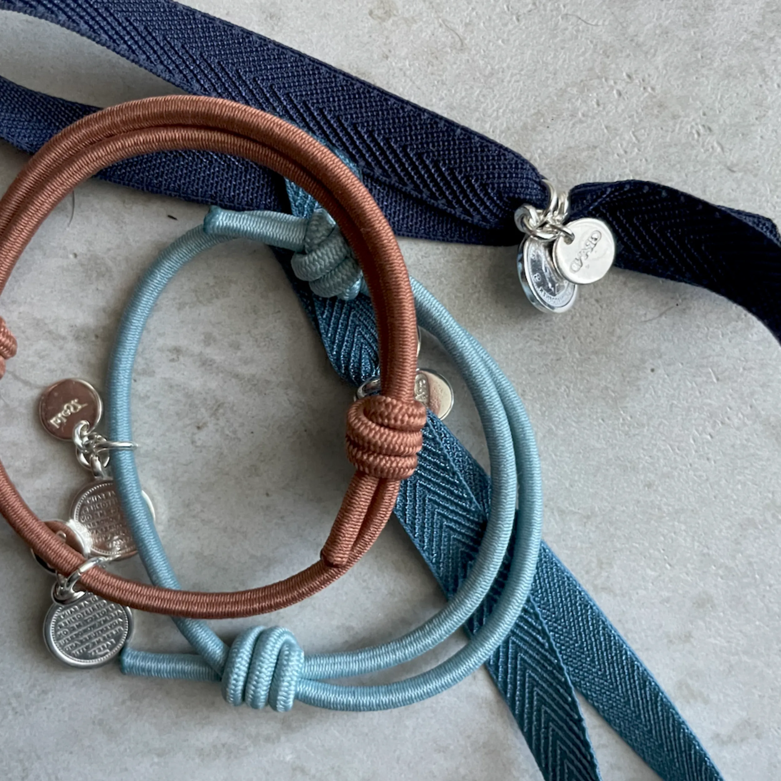 KNOT BRACELET LIGHT PINK