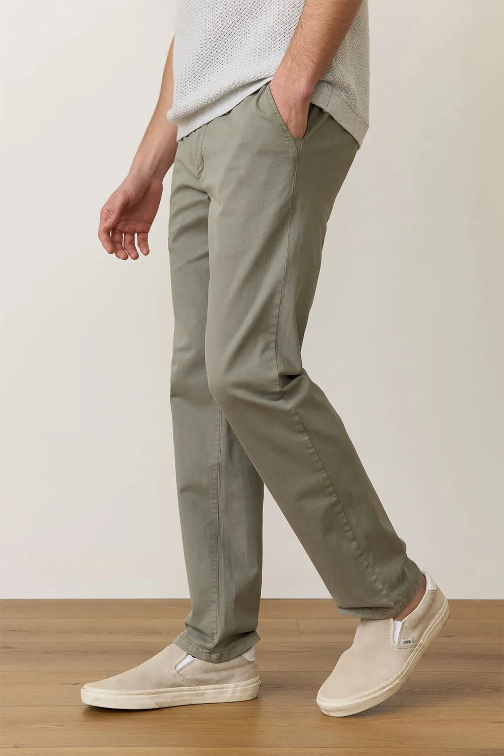 SATURDAY TWILL CHINO Vetiver
