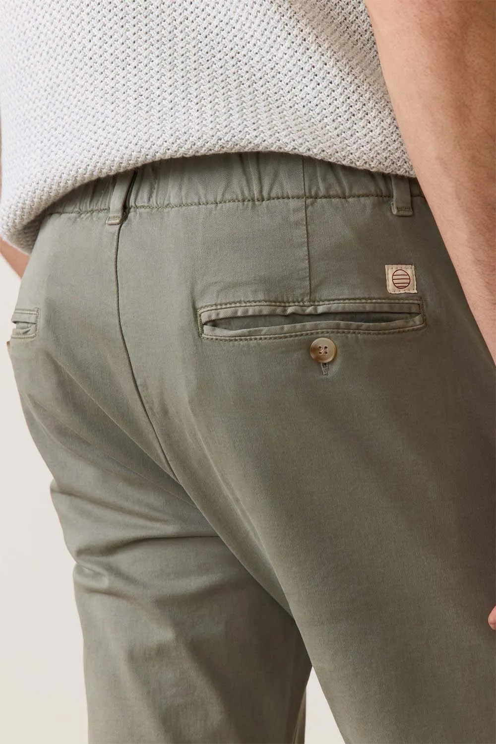 SATURDAY TWILL CHINO Vetiver